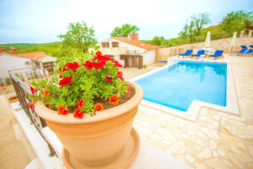 Villa Lara Karojba Rum bild