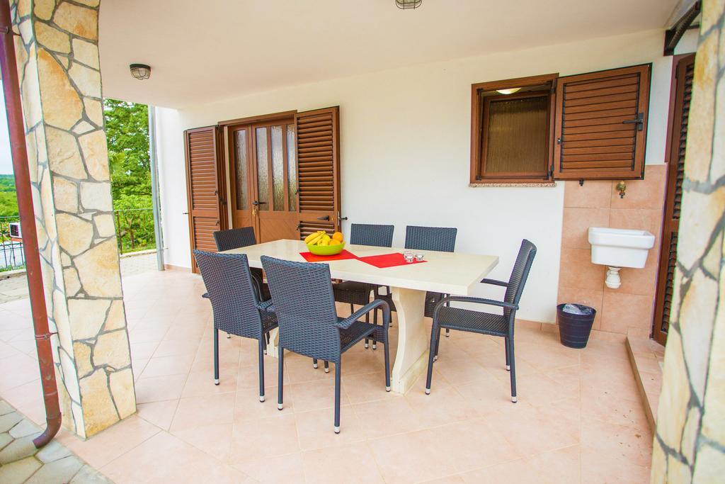 Villa Lara Karojba Rum bild
