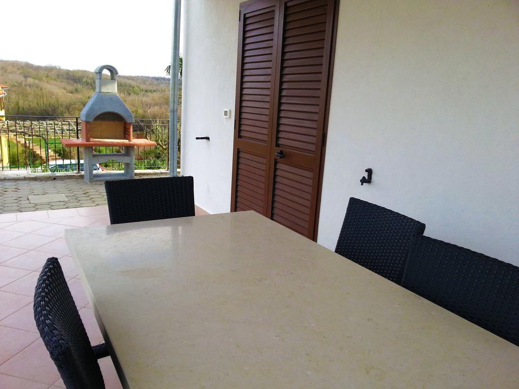 Villa Lara Karojba Rum bild